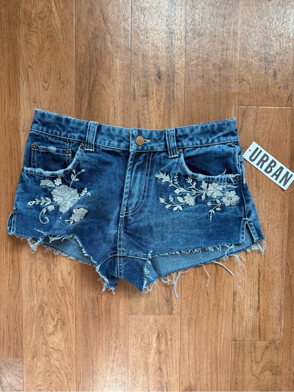 Urban Outfitters Denim Embroidered Floral Frayed Hem Women’s Shorts